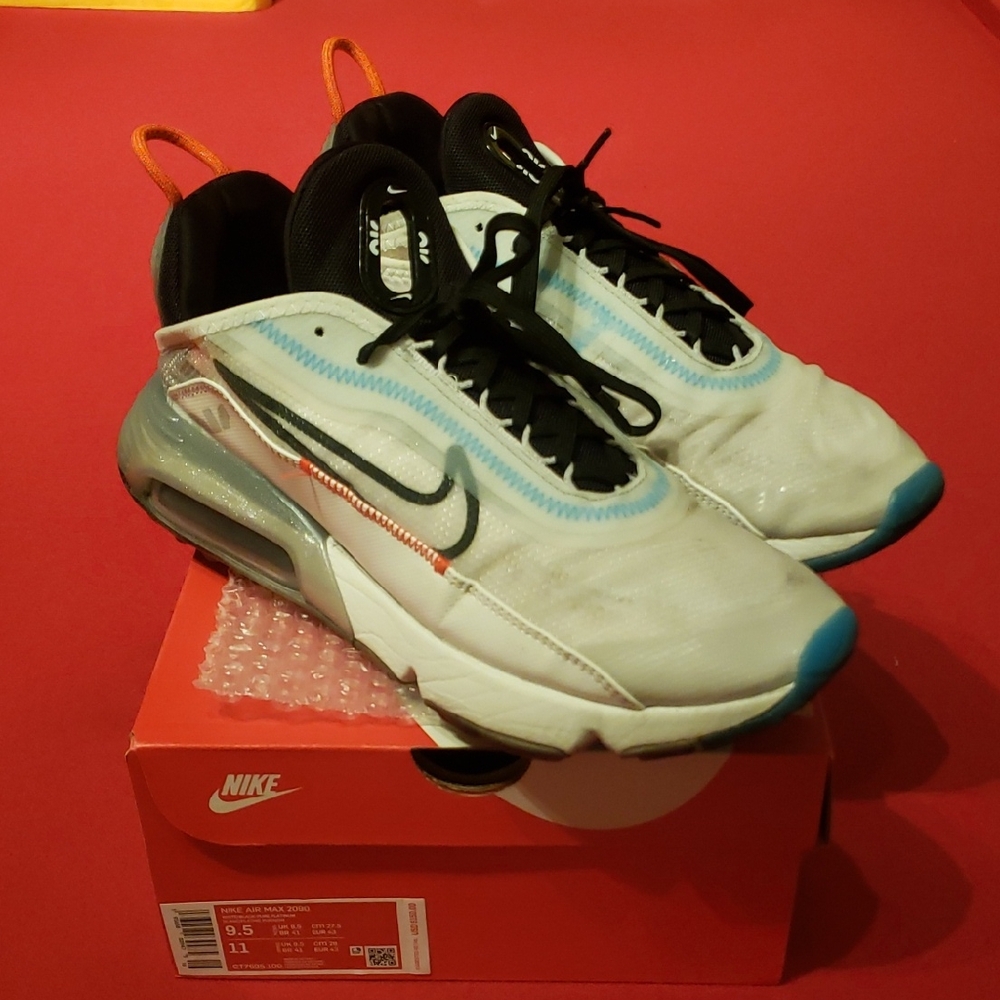 Mens 9.5 Nike 2090 Air Max shoes